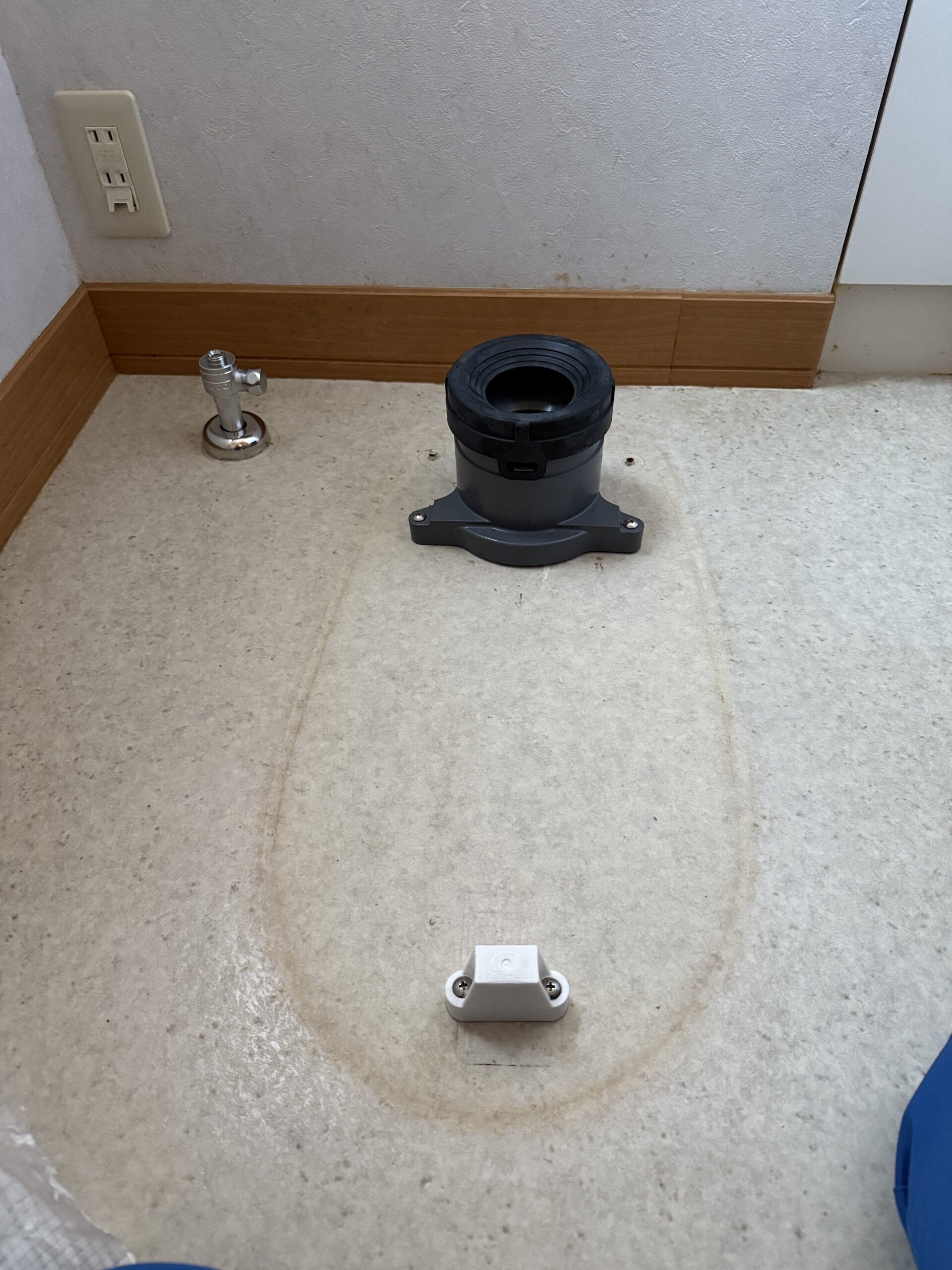 トイレ止水栓の交換工事｜イナックス TF-2001EDS からネジ込み式止水栓へ