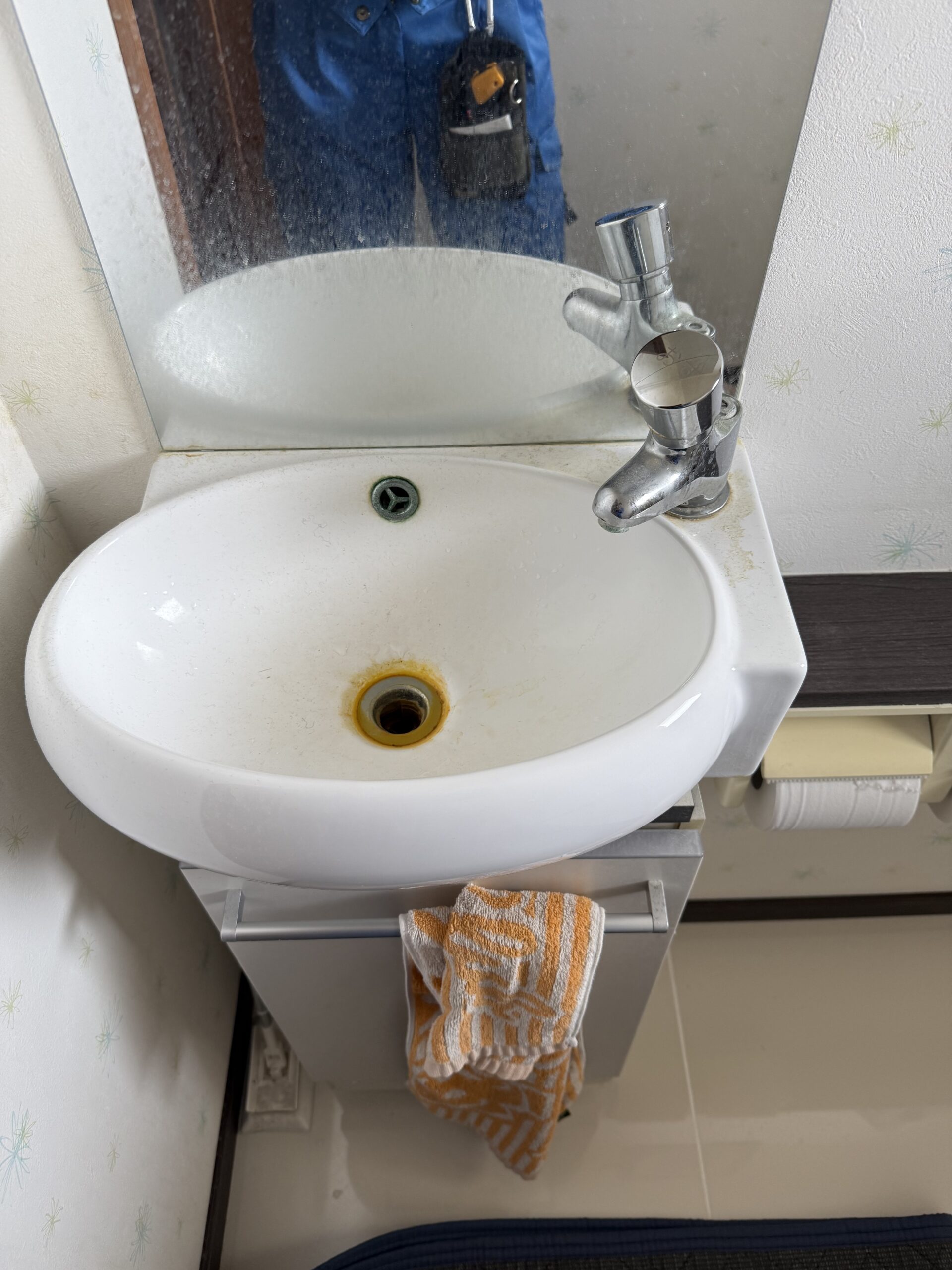 トイレ手洗い水栓交換