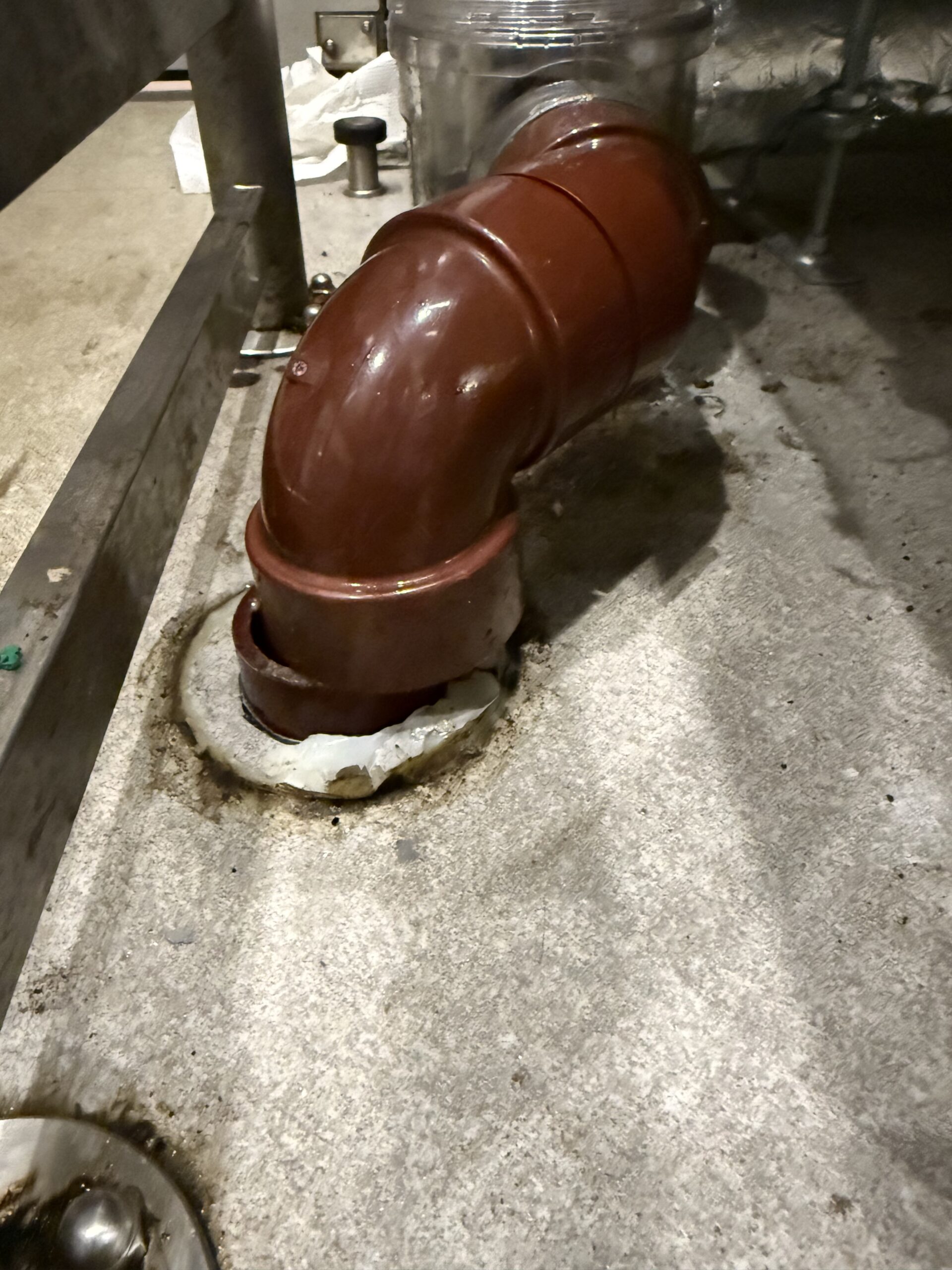 排水管水漏れ修理、パイプカバー巻き直し
