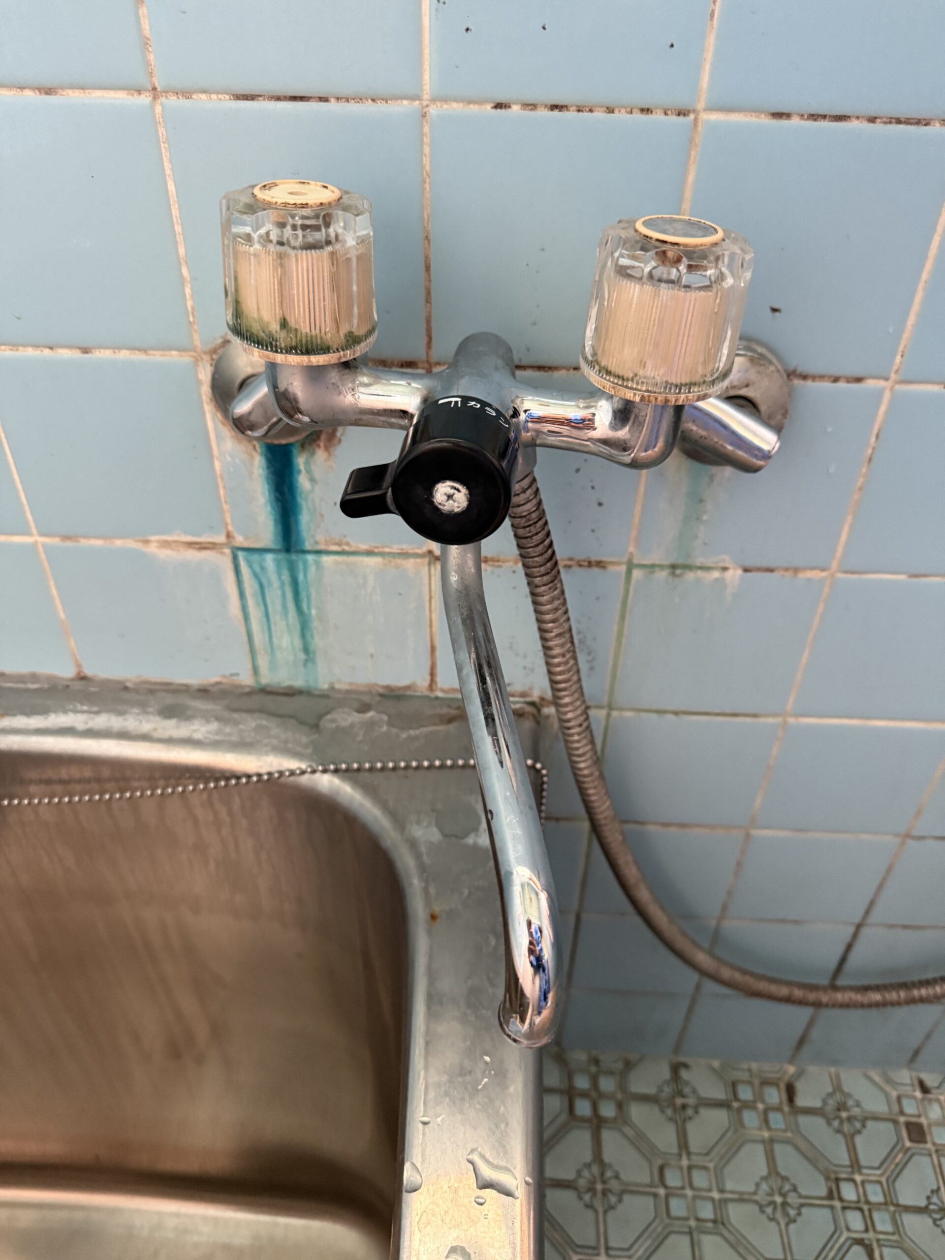 【高知市】お客様ご用意の浴室水栓を交換