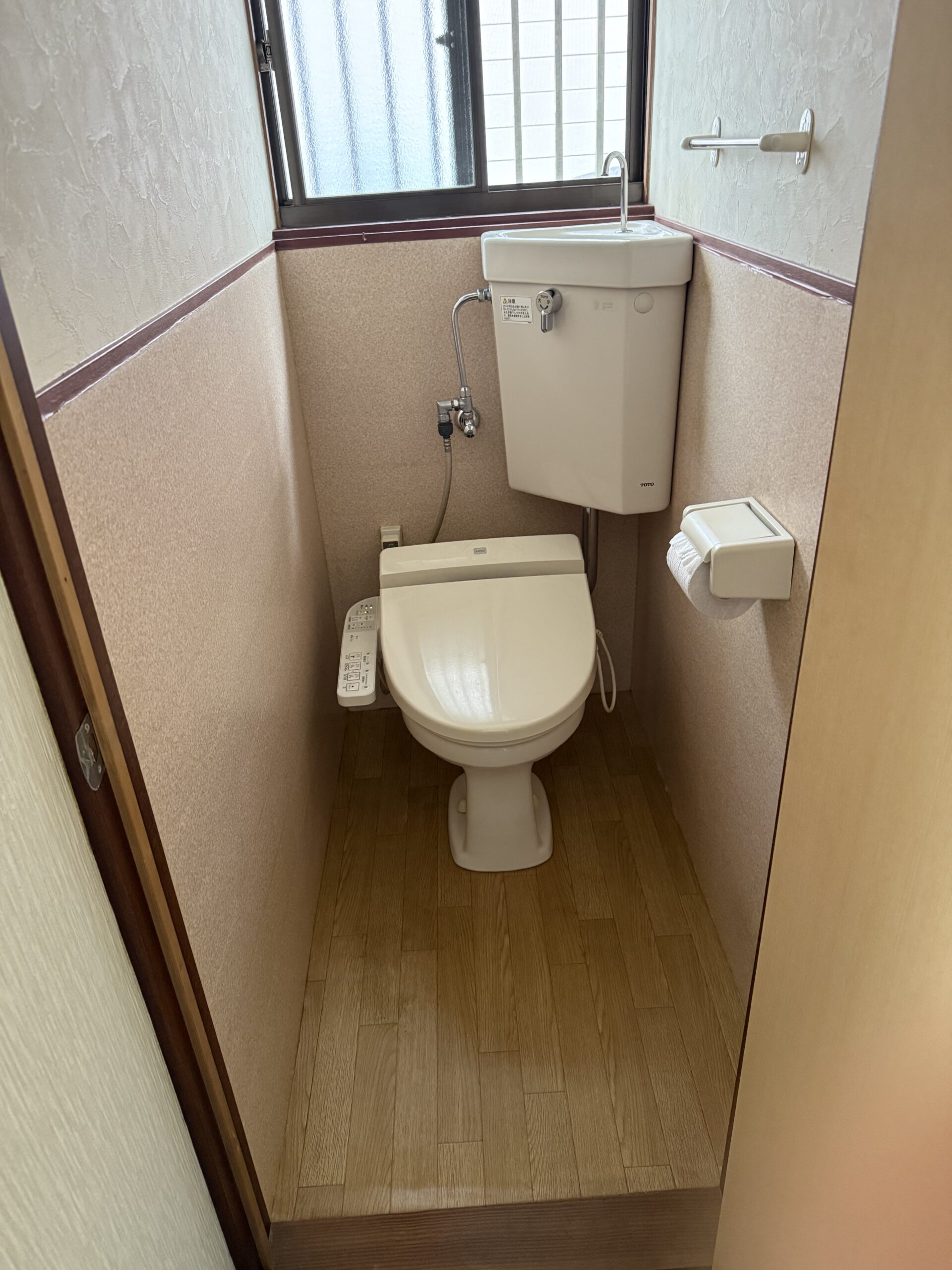 角付きトイレを交換しました
