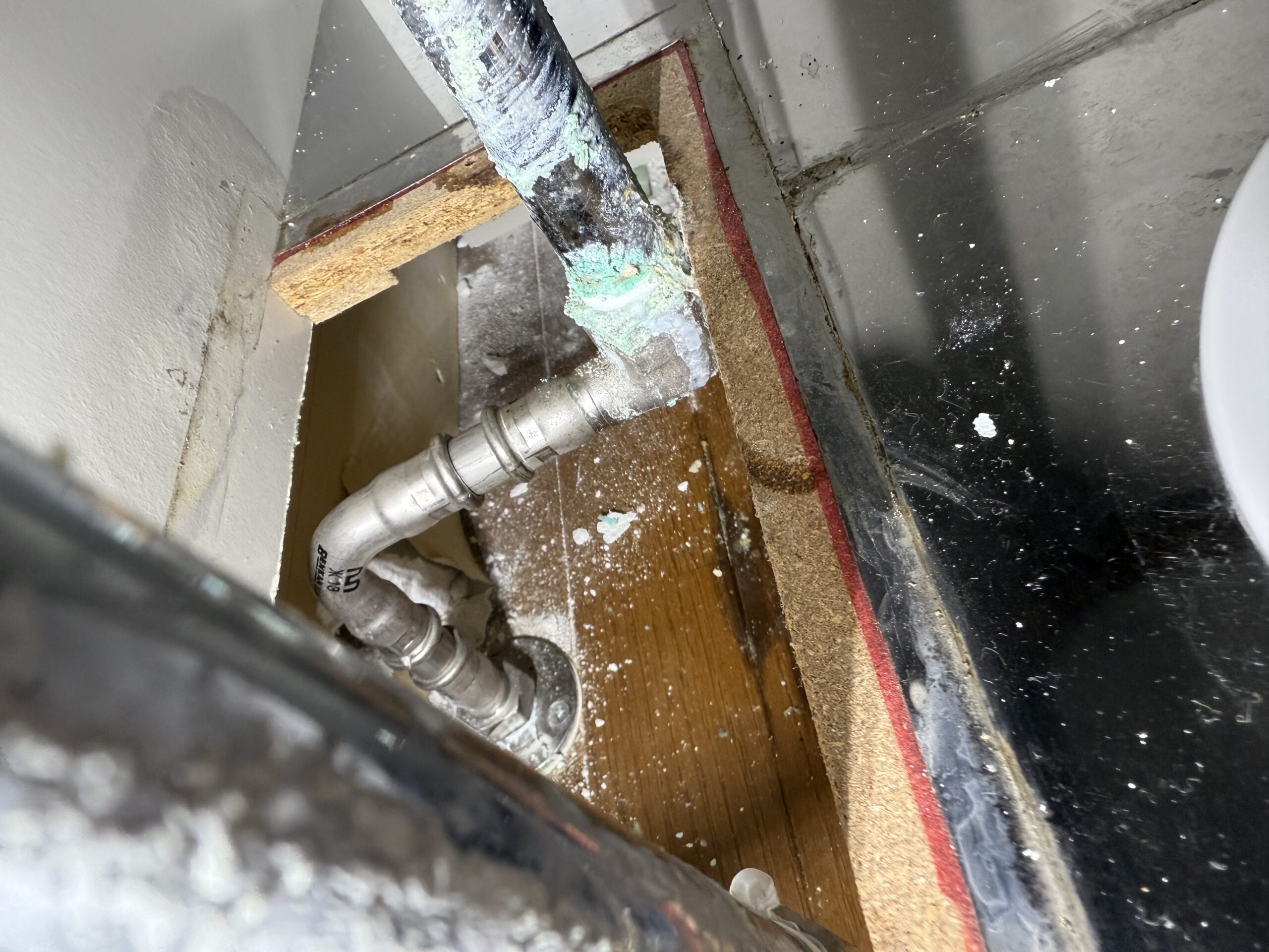 台所給水管、止水栓交換