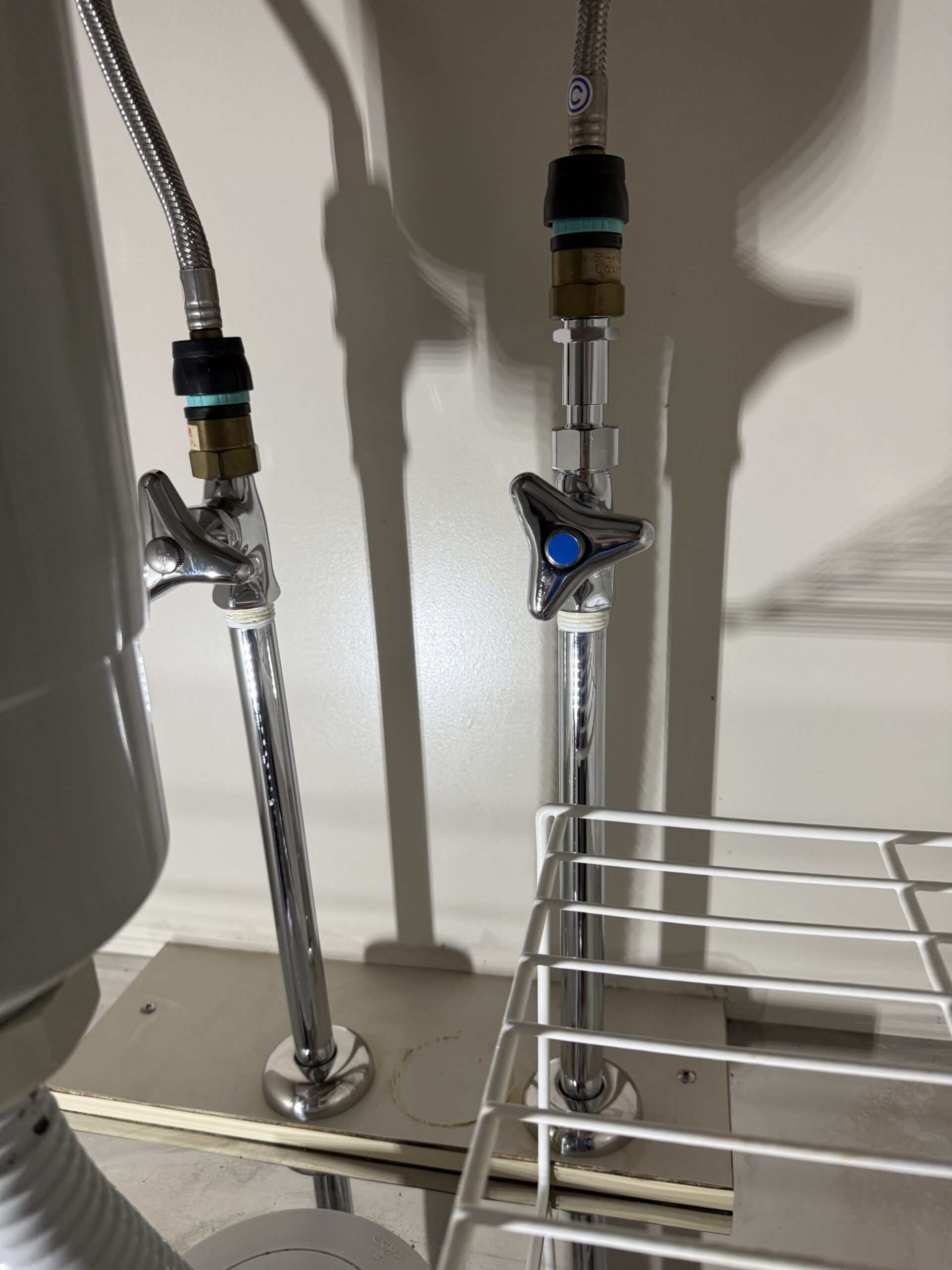 台所給水管、止水栓交換