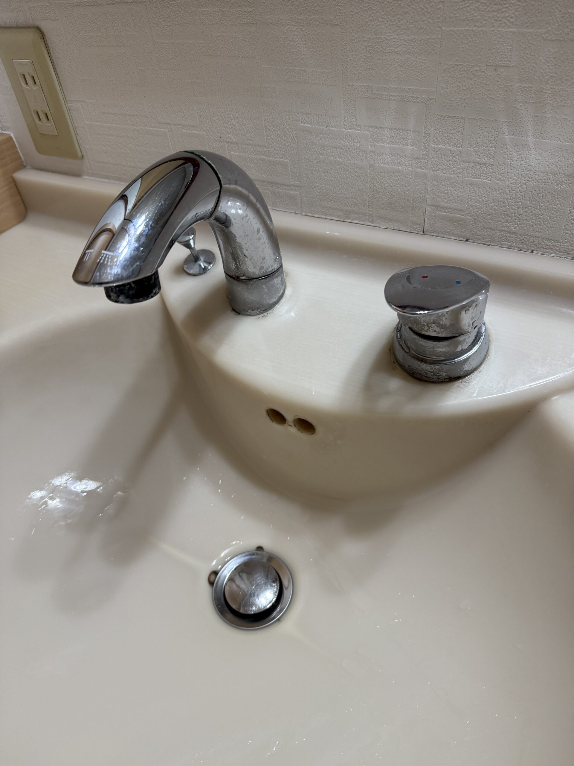 洗面18度傾斜水栓交換