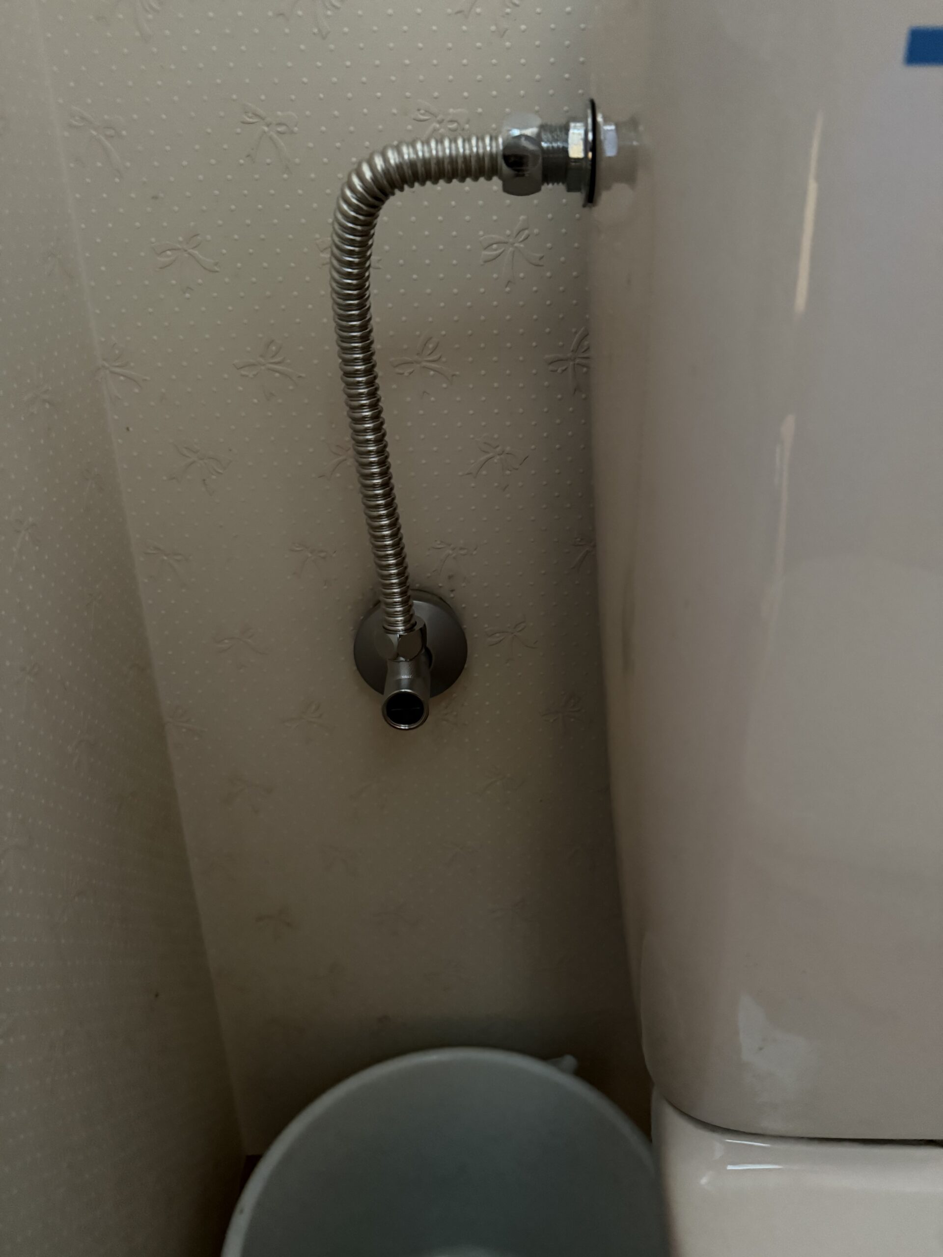 トイレ止水栓交換