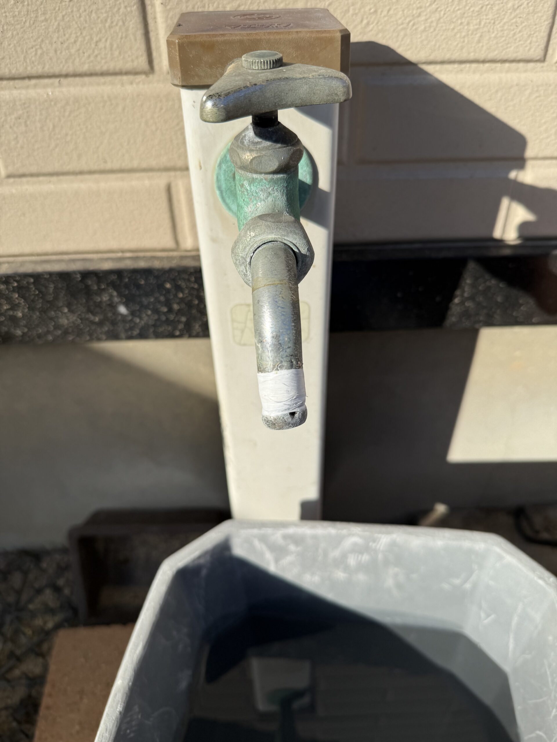 屋外の単水栓交換