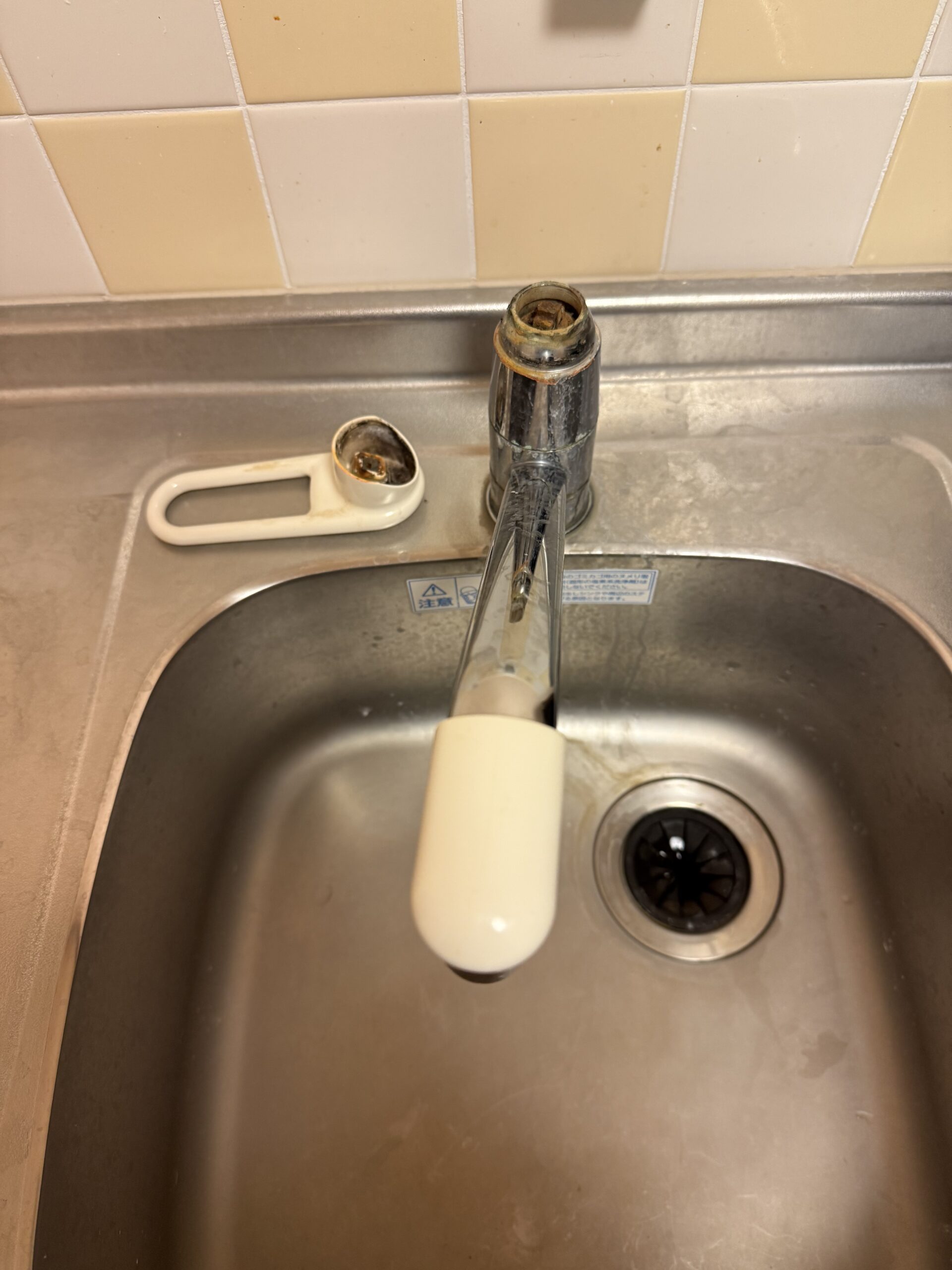 台所水栓のハンドル折れ修理