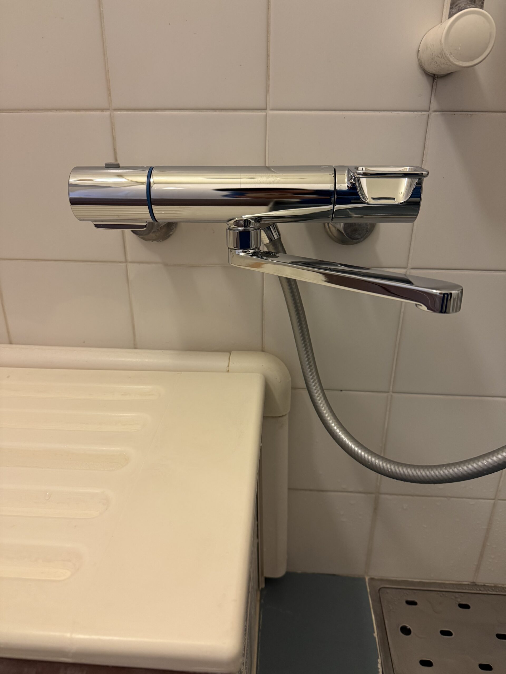 浴室定水量水栓を交換