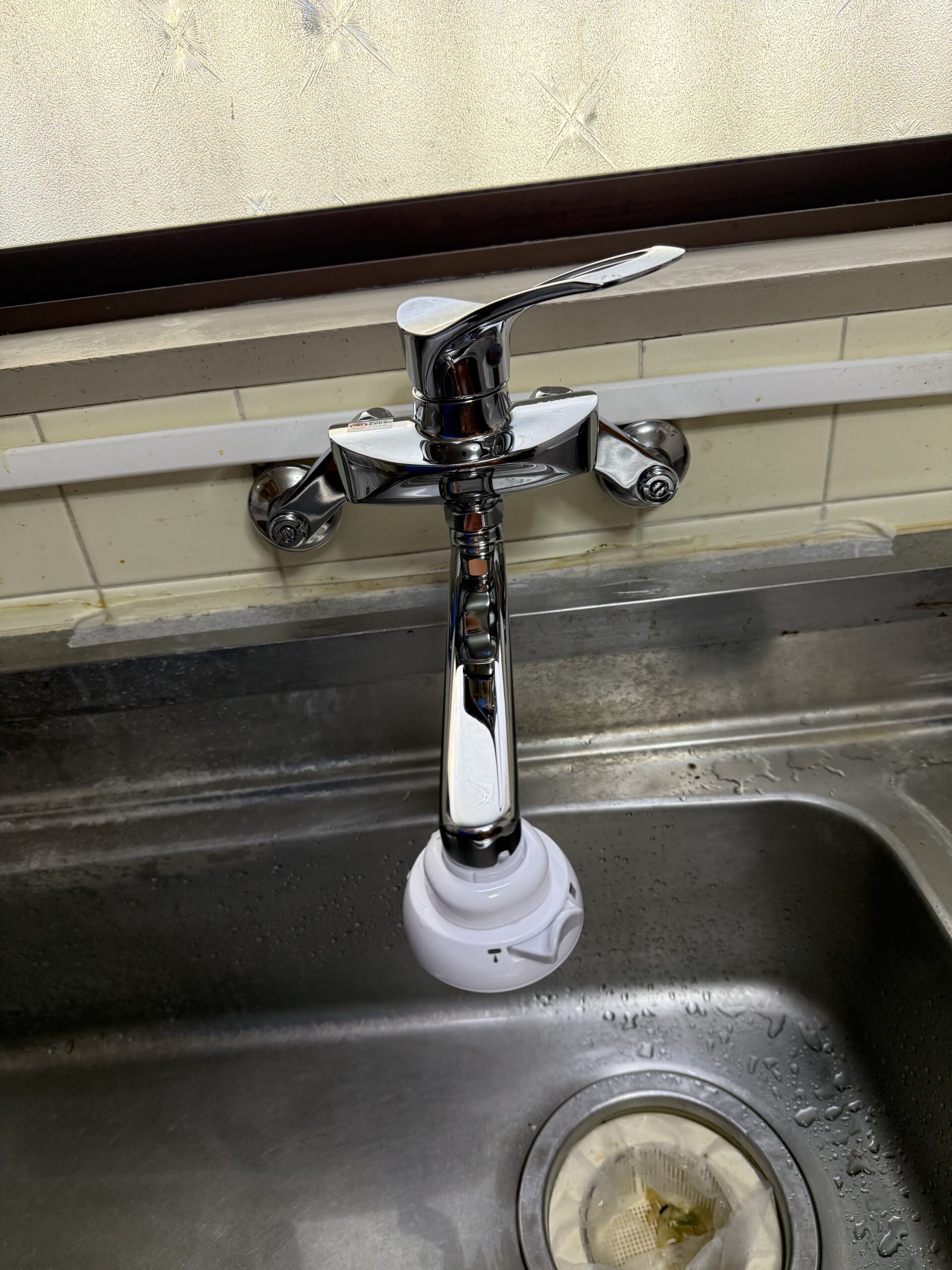 壁付き台所水栓交換