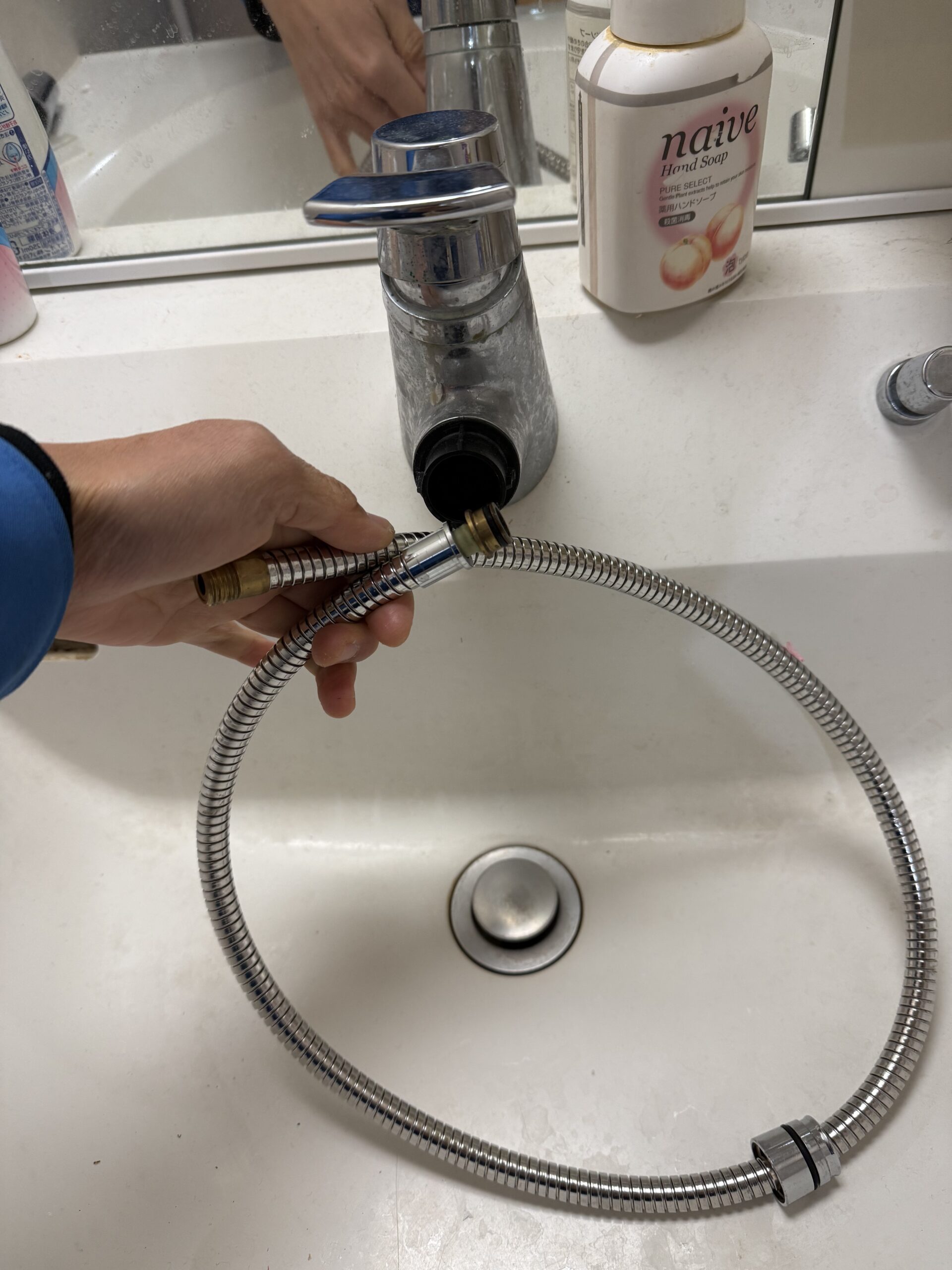 洗面水栓シャワーホース交換