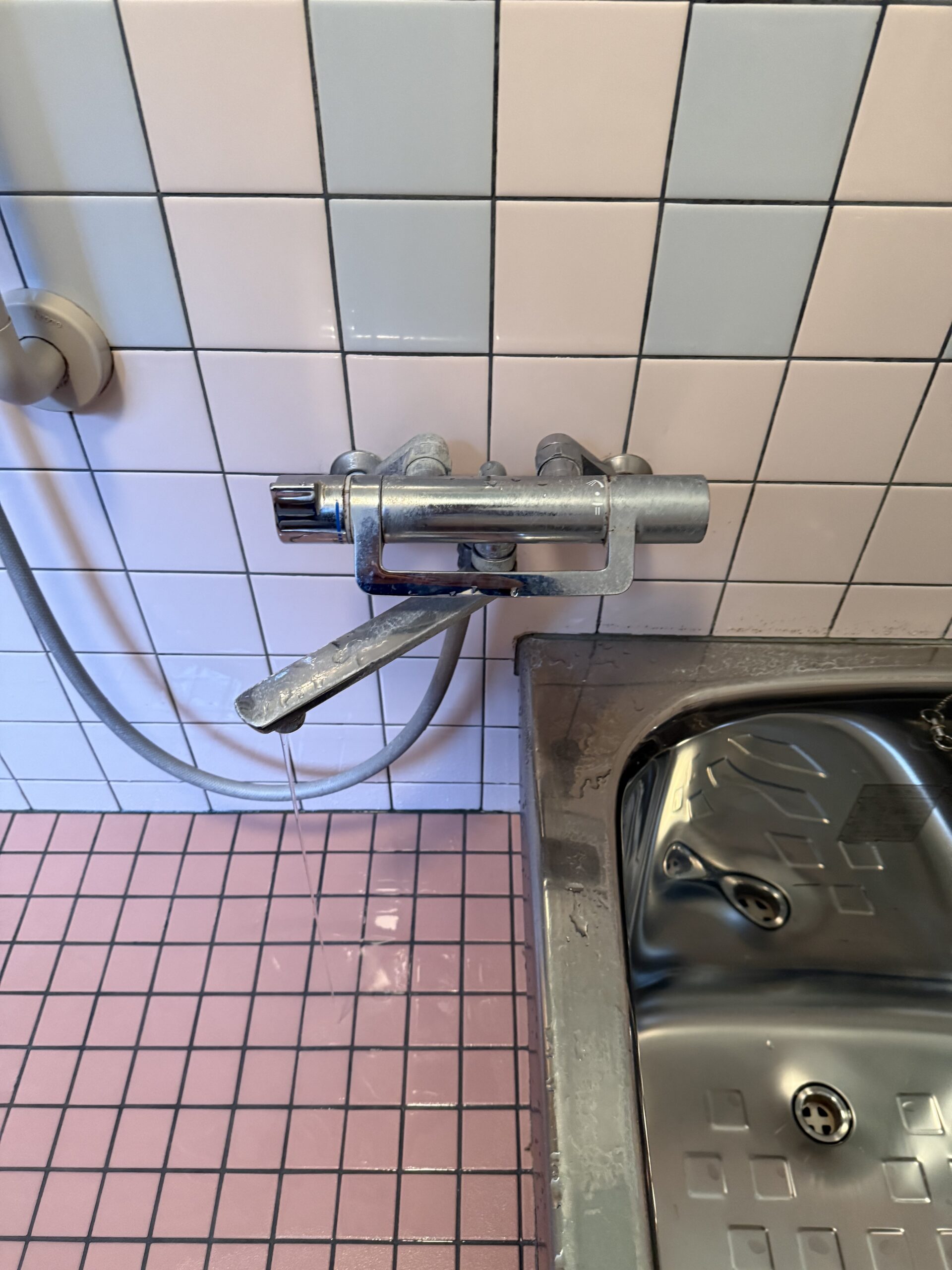 八幡浜市｜浴室蛇口交換 TOTOサーモスタット水栓TBV03415J1