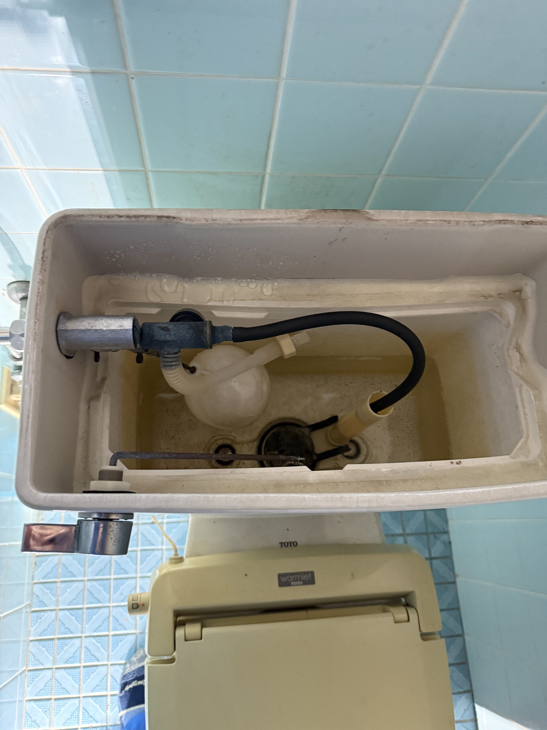 西条市　トイレタンク内部品交換