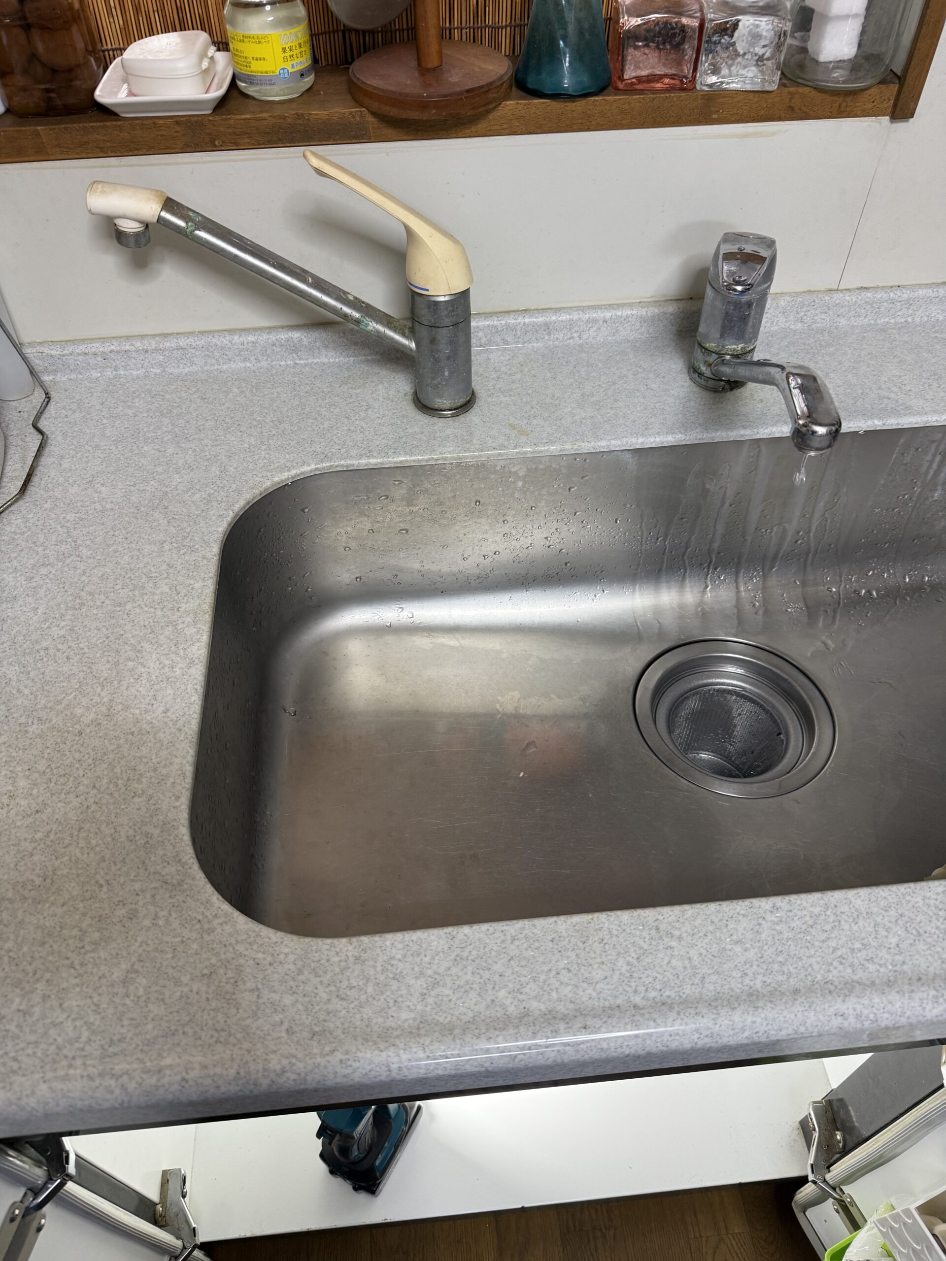 松山市キッチンシングルレバー水栓交換