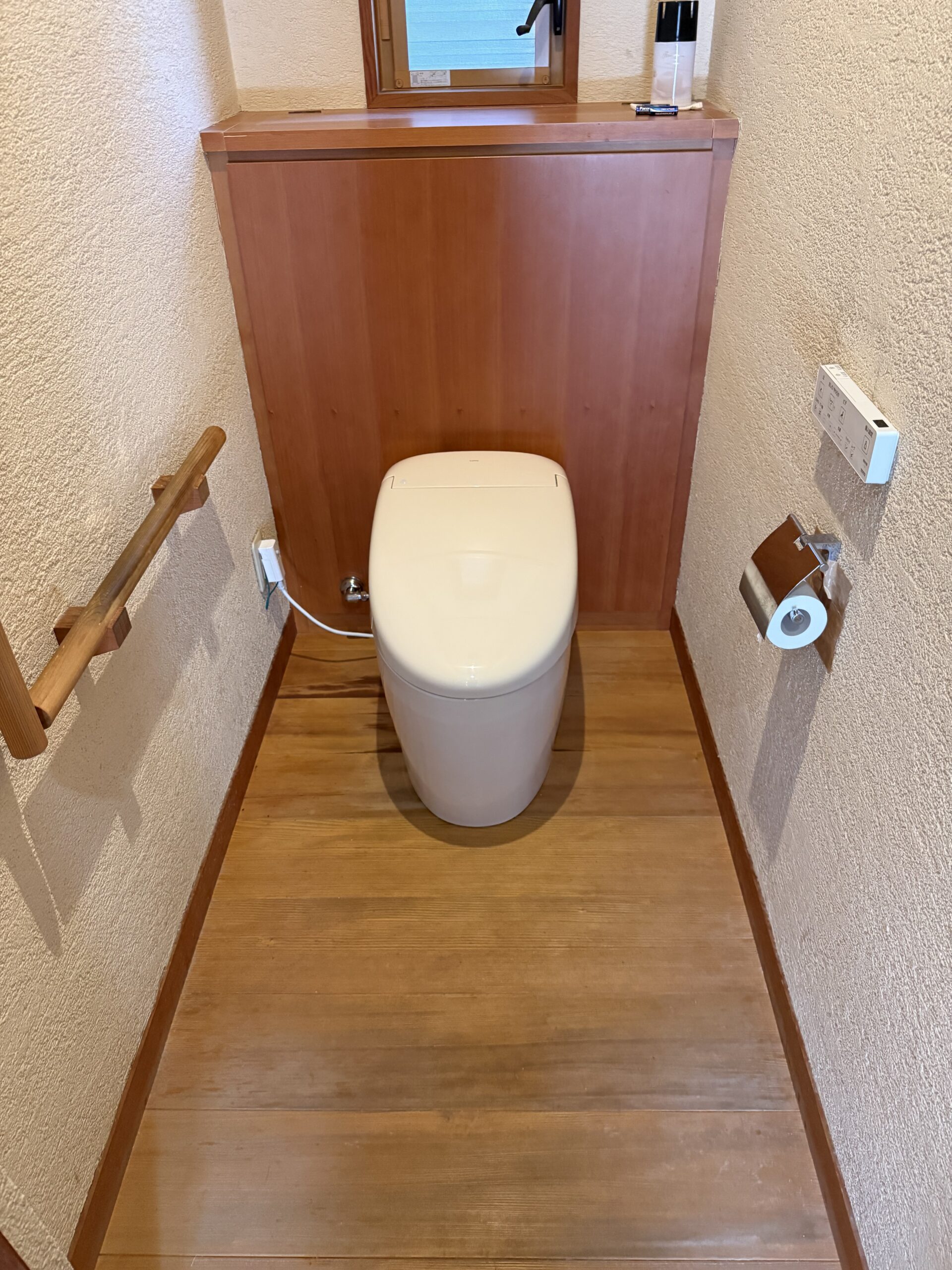 新居浜市　TOTOトイレネオレスト交換