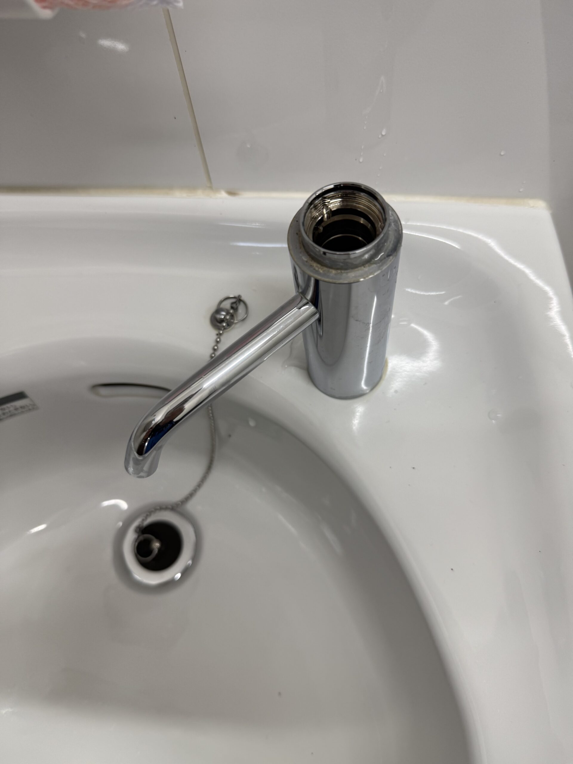 トイレ手洗い水栓交換　松山市